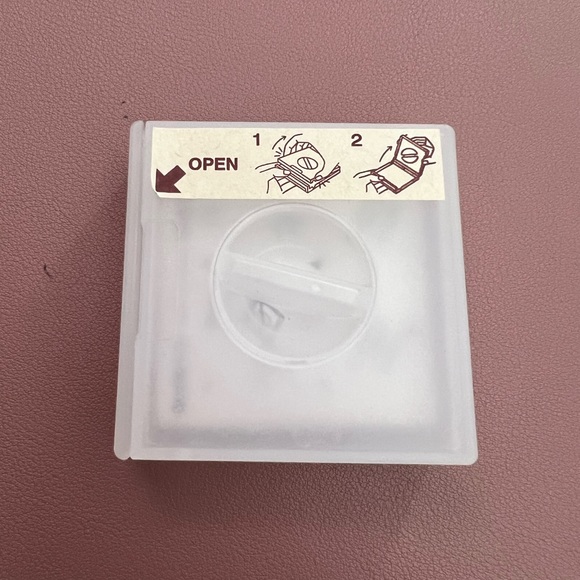 USB cable storage with built in stand. Price is for 3 pcs. - Picture 2 of 4